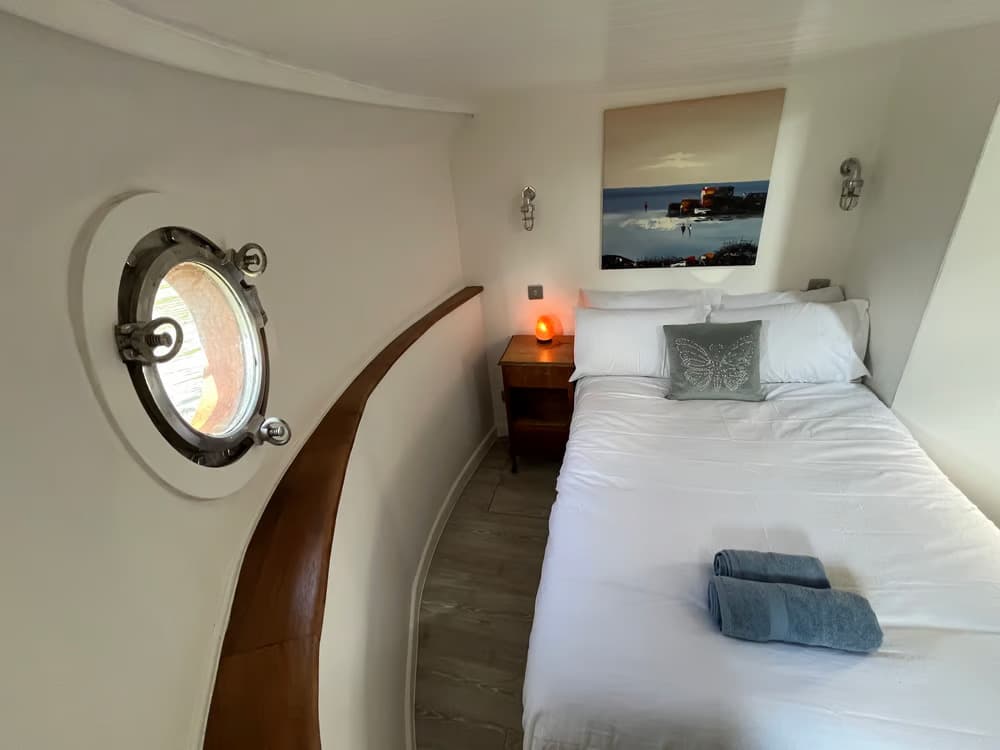 Exclusive Hire, Unitan Houseboat photo #5