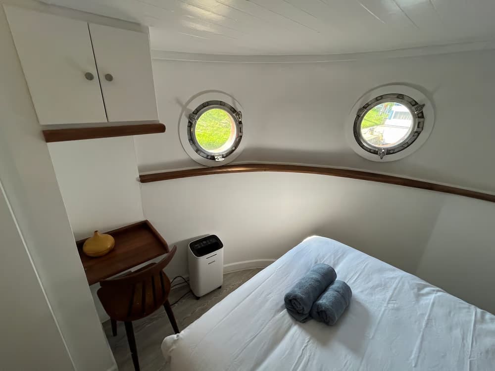 Exclusive Hire, Unitan Houseboat photo #7