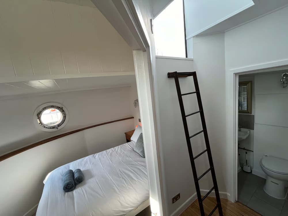 Exclusive Hire, Unitan Houseboat photo #6