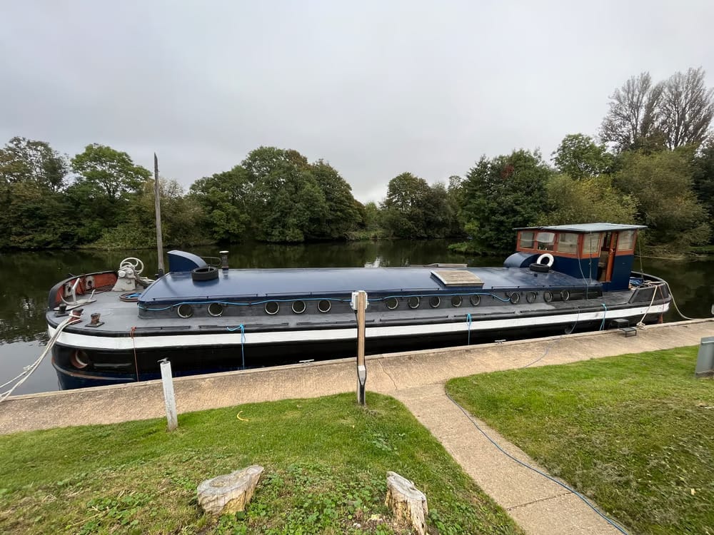 Photo of Unitan Houseboat, Exclusive Hire