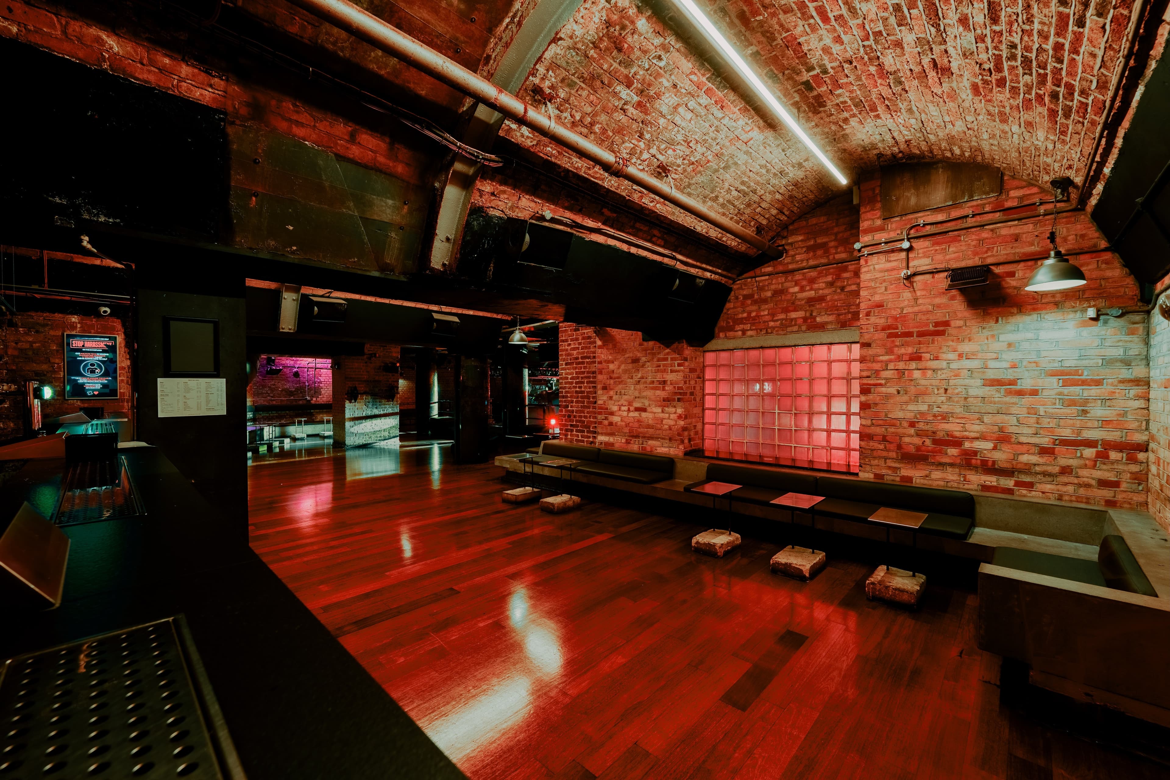 Room 1 + Mezzanine, Fabric photo #2
