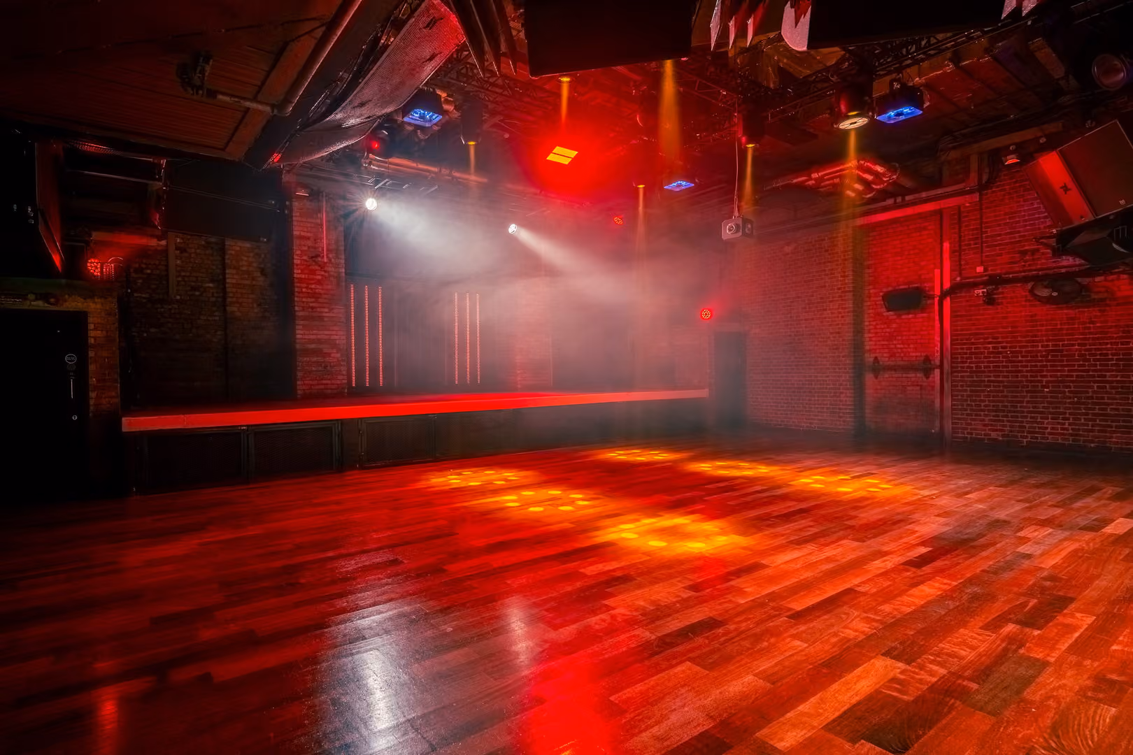 Room 1 + Mezzanine, Fabric photo #11
