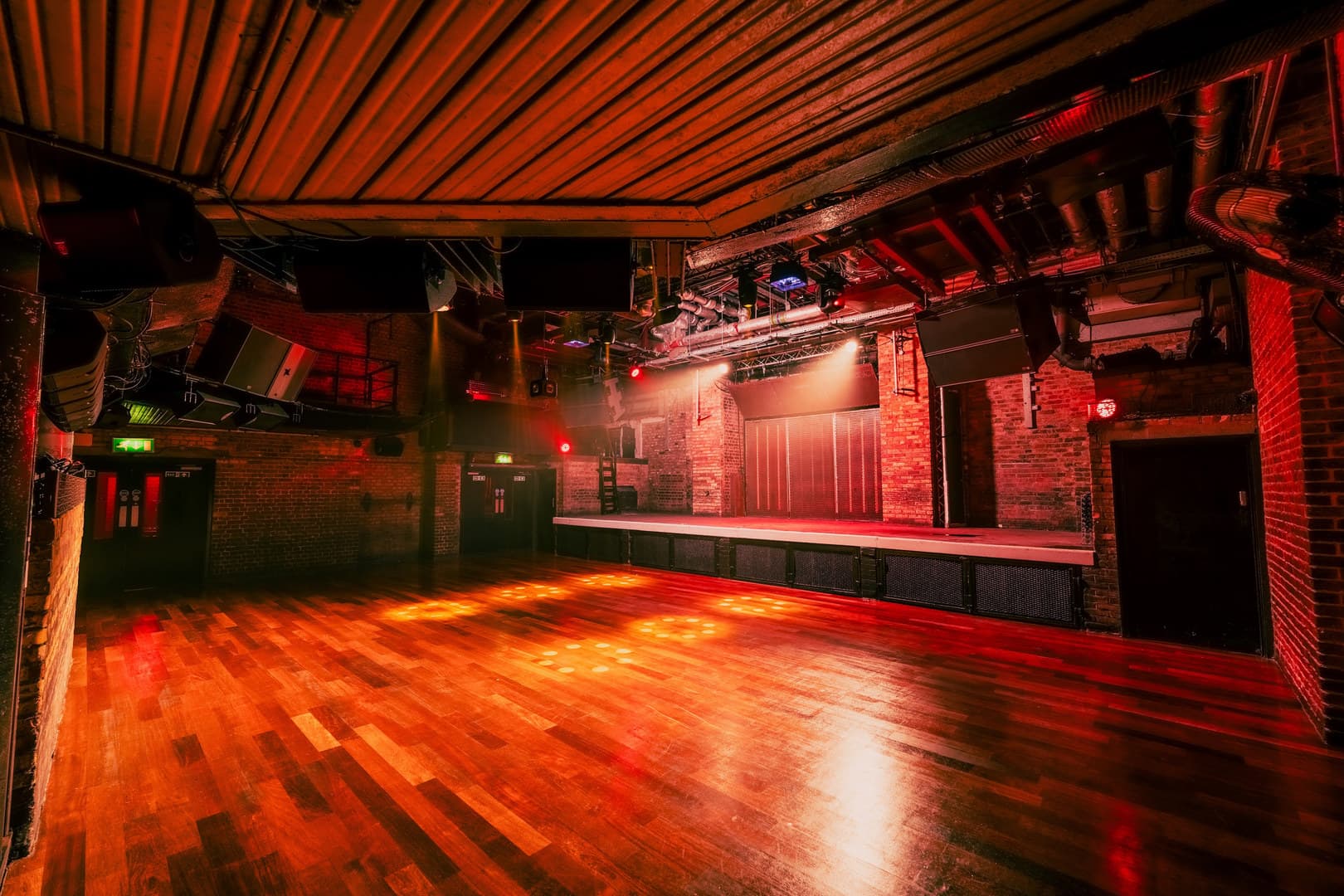 Room 1 + Mezzanine, Fabric photo #13