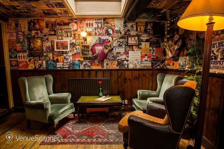 Exclusive Hire, The Queen's Head photo #2