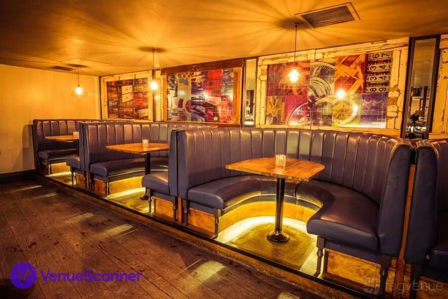 Cocktail Lounge, Forge photo #3