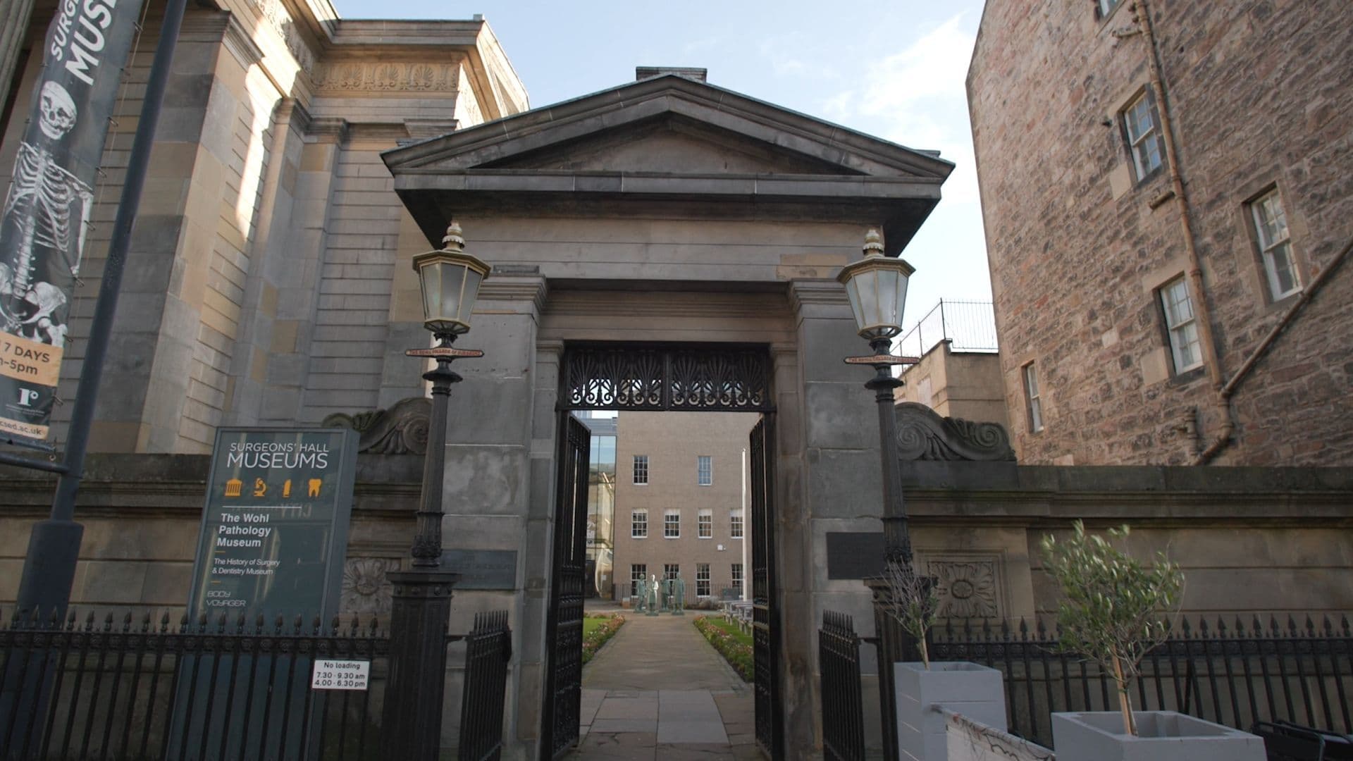 Fellows' Library, Surgeons' Quarter - Playfair Building photo #5