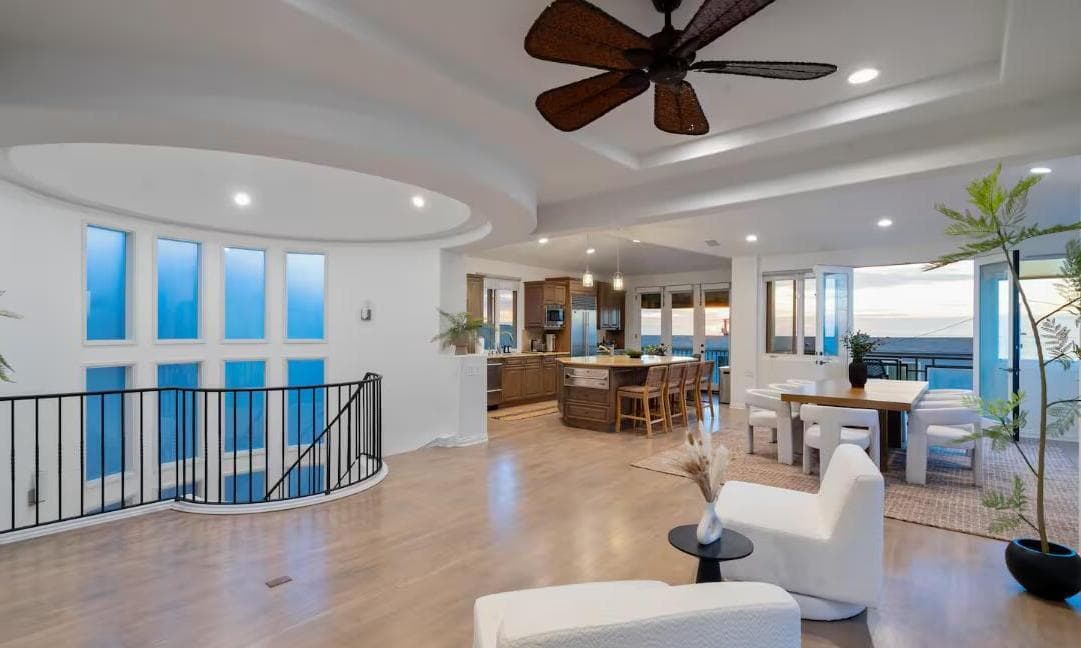 Whole Venue, Ocean Views Luxe Mansion photo #1