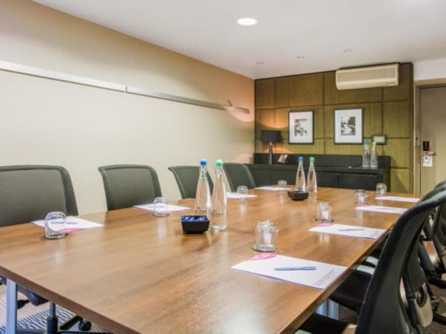 Crowne Plaza Manchester Airport, Boardroom 135 photo #2