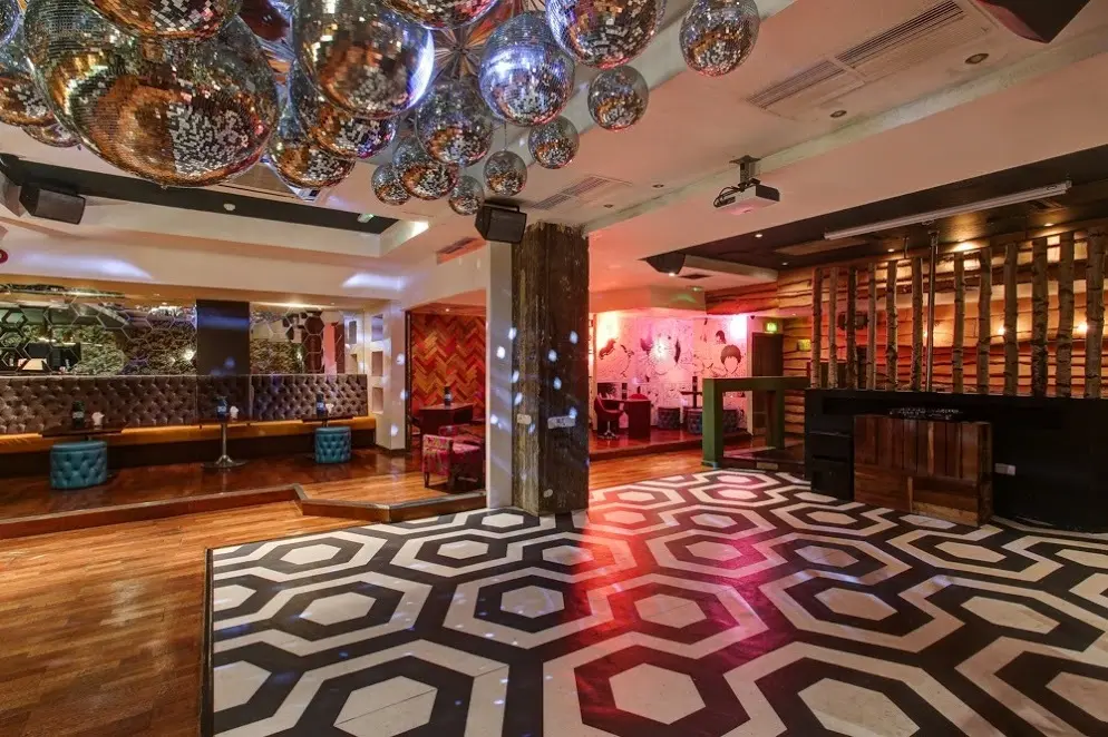 Patch East, Exclusive Hire photo #2