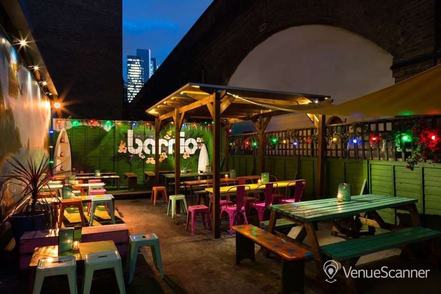 Neon Dean, Barrio Shoreditch photo #2