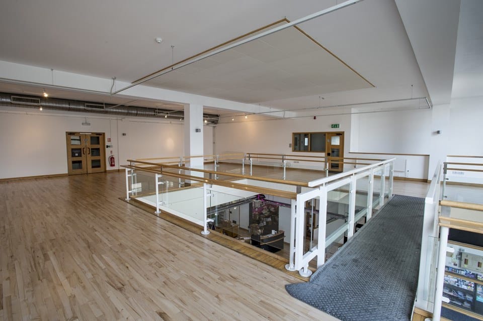Photo of Showroom Workstation, Cinema 3