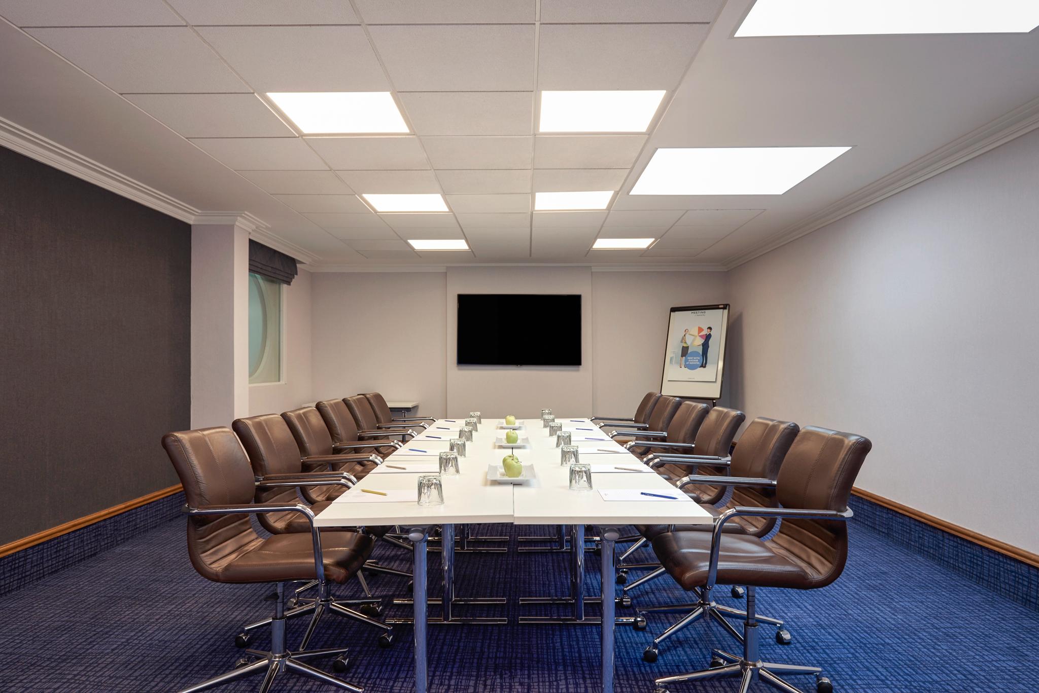 Novotel London Stansted Airport, Boardroom photo #0