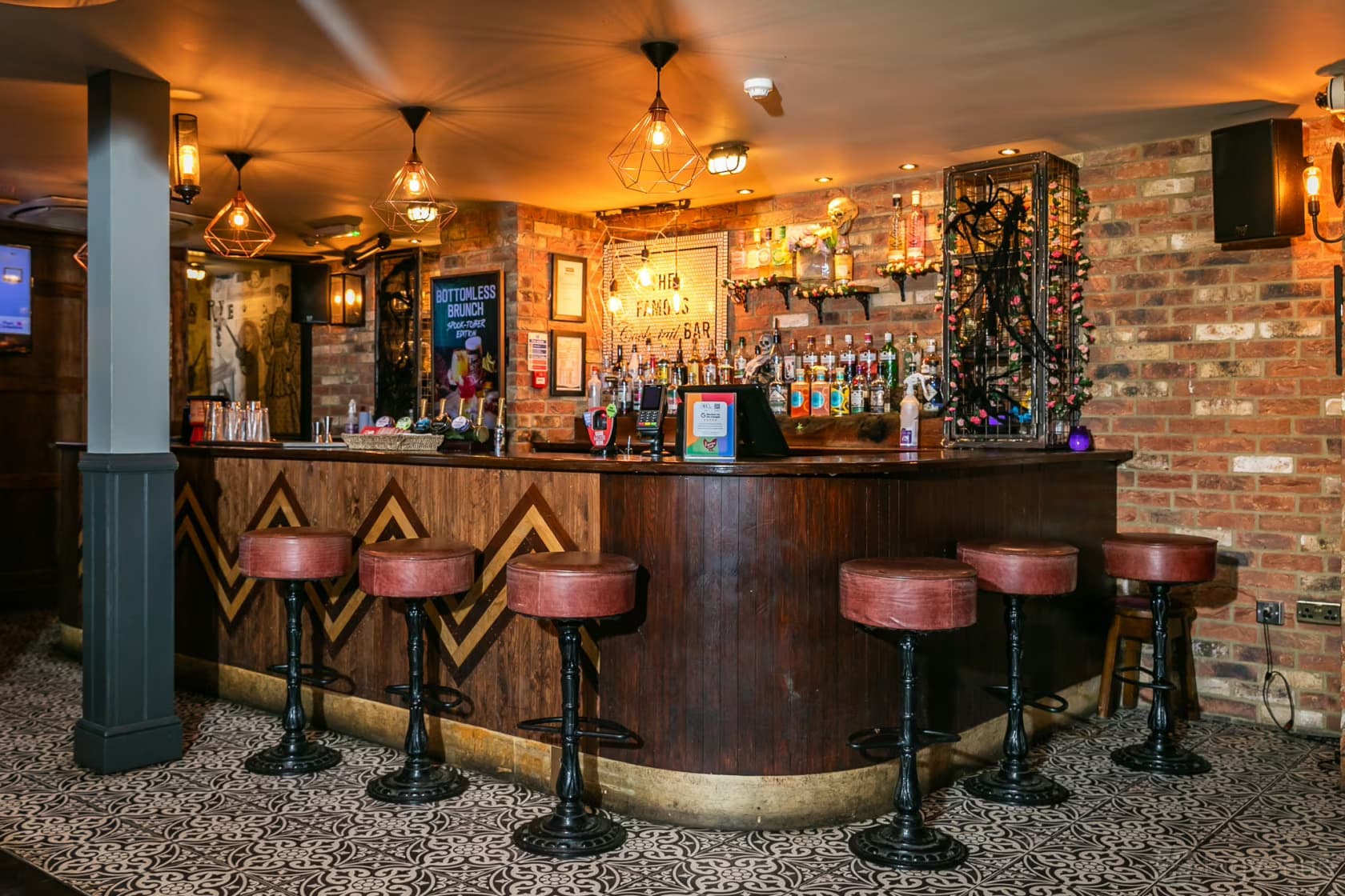 The Famous Cocktail Bar, The Famous Cock Tavern photo #2