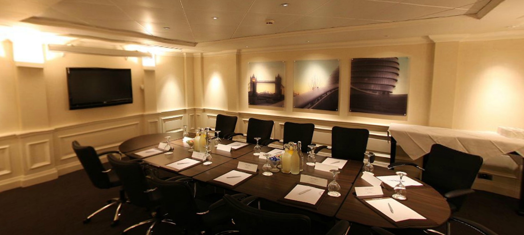 Photo of London Bridge Hotel, Chaucer Suite