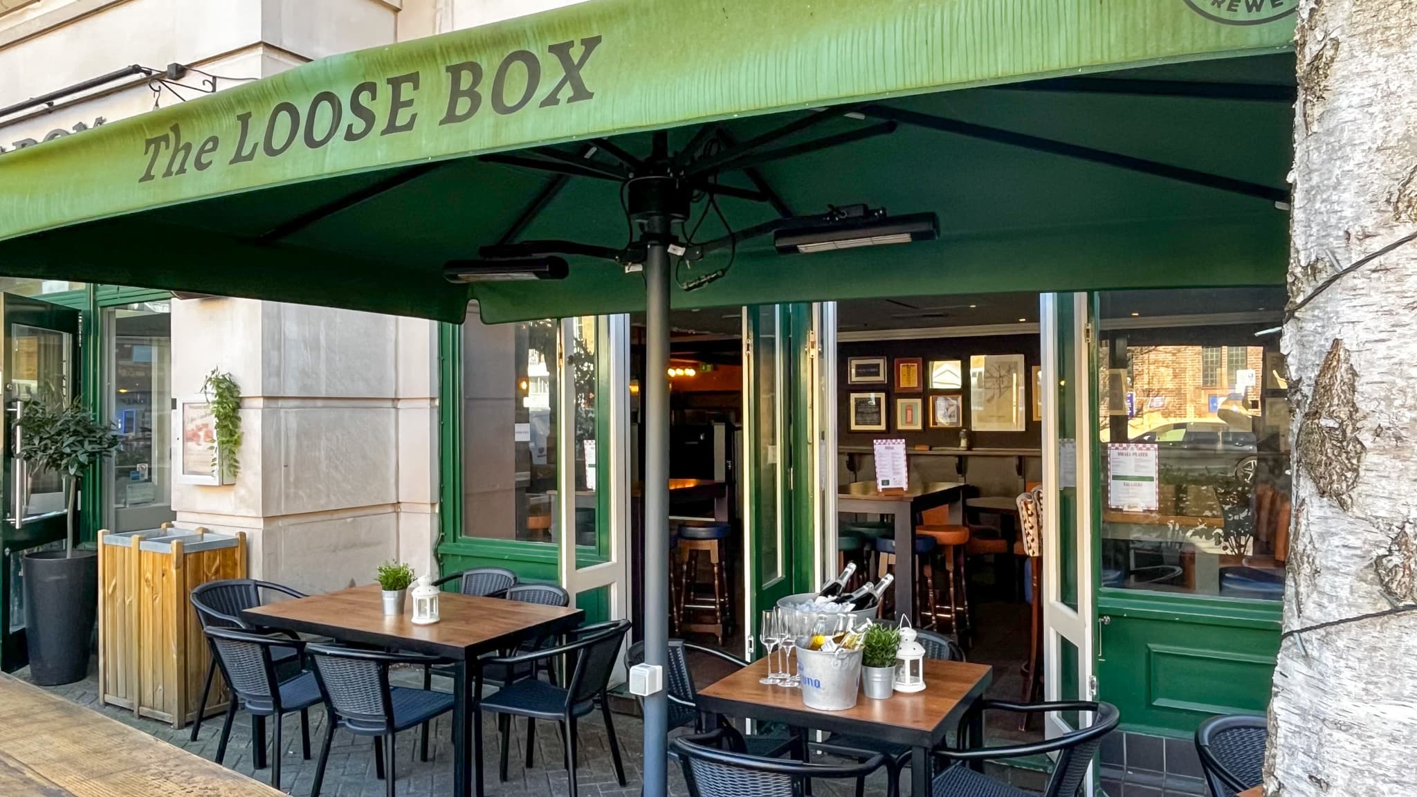 The Curtain Room, The Loose Box photo #15