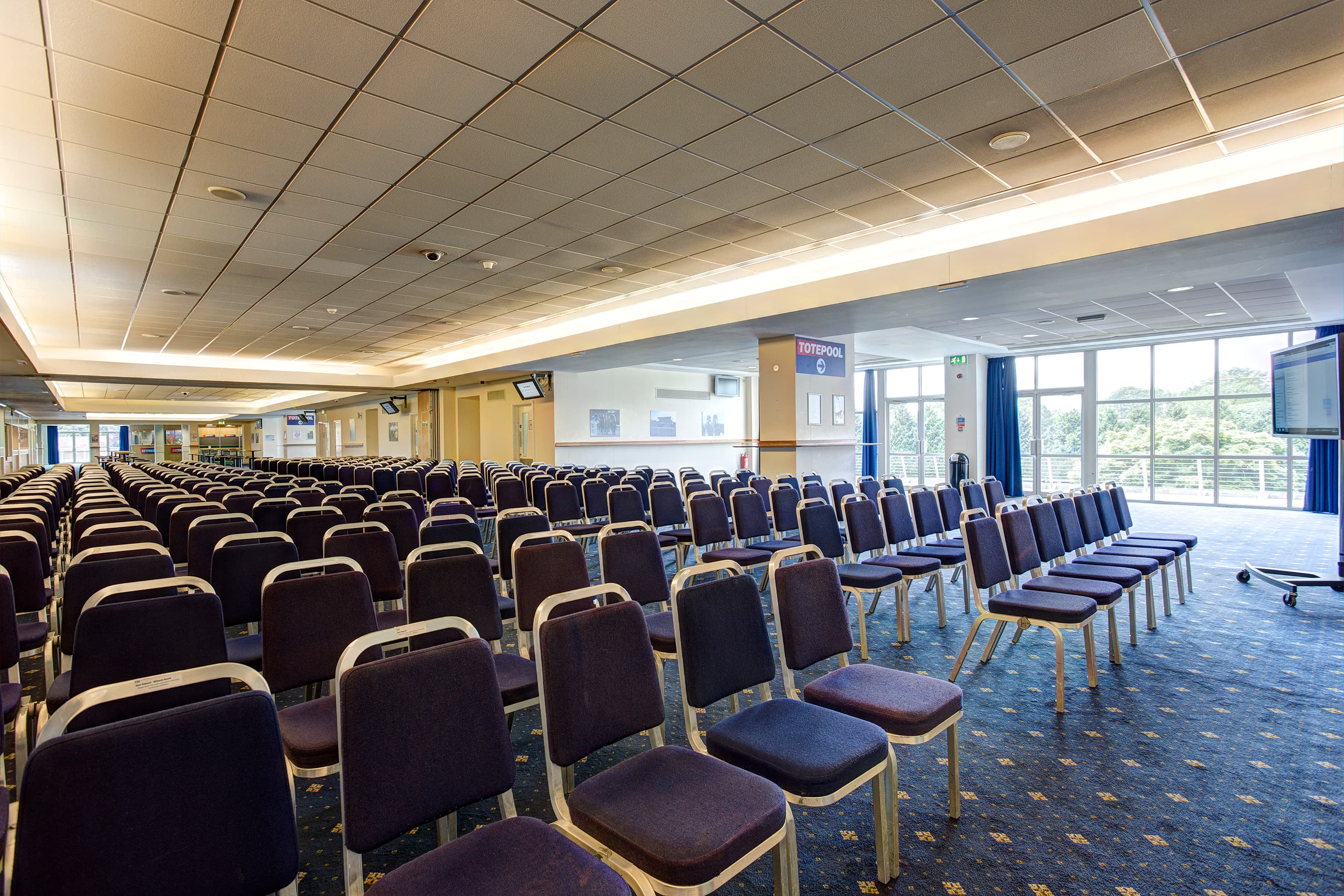 Kempton Park Racecourse, Premier Suite photo #2