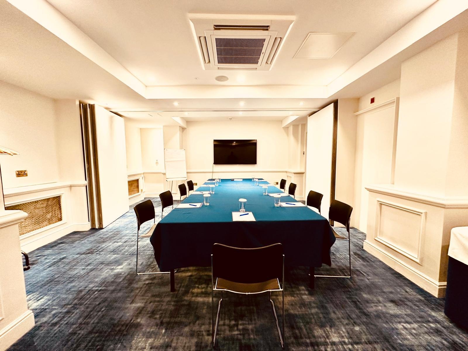 Photo of The Wellington Hotel By Blue Orchid Hospitality, Victoria Suite