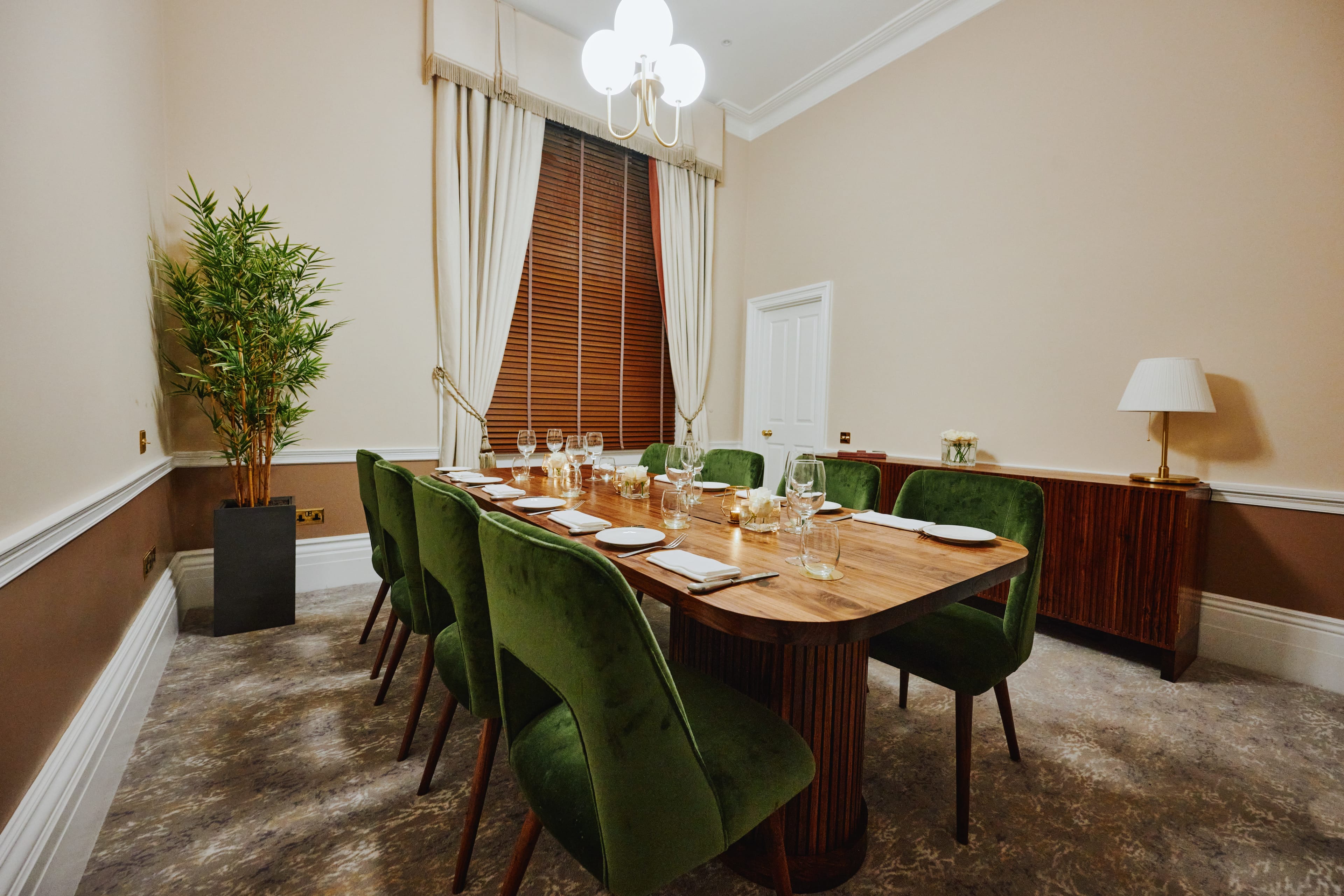 Photo of Roseate House London, Club Prive