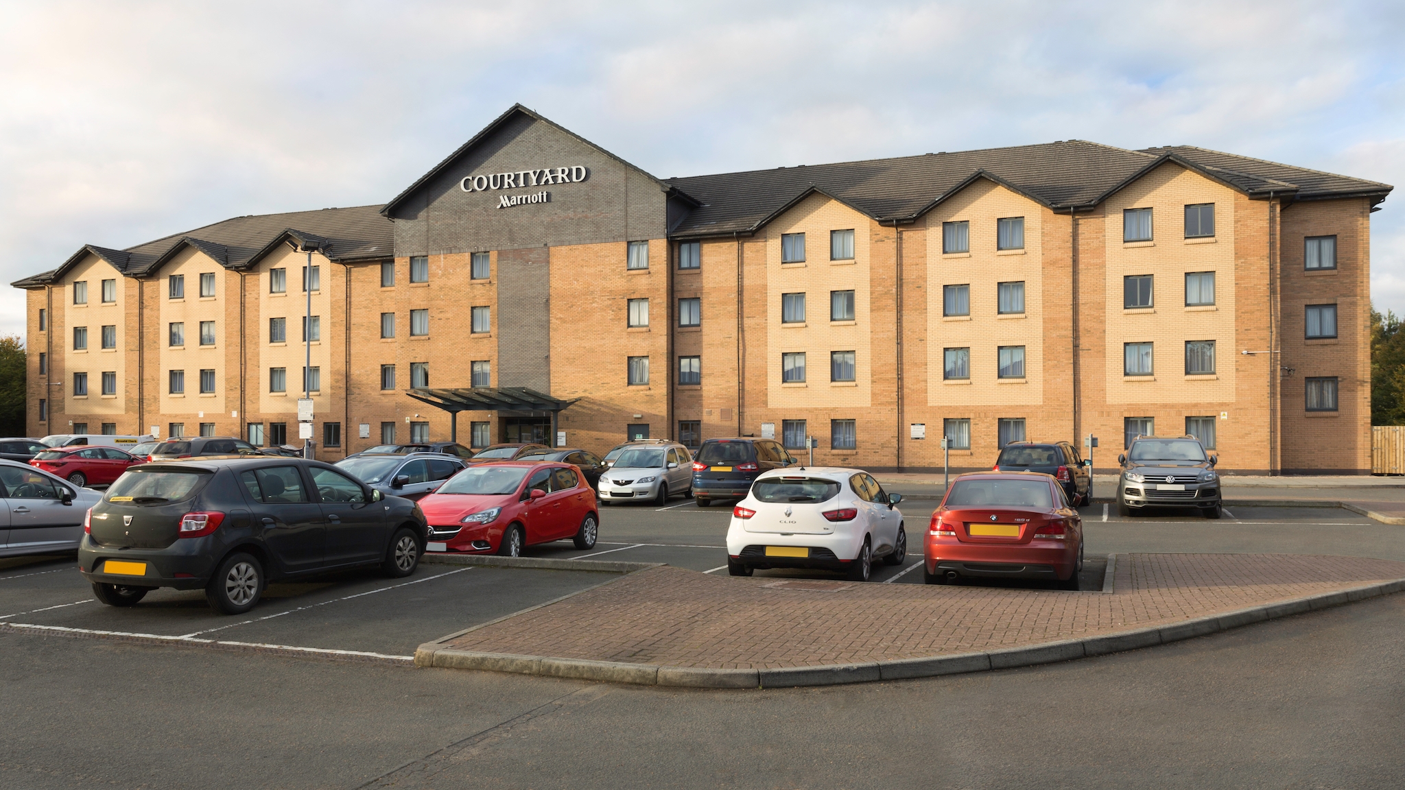 Photo of Courtyard By Marriott Glasgow Airport, Lulu