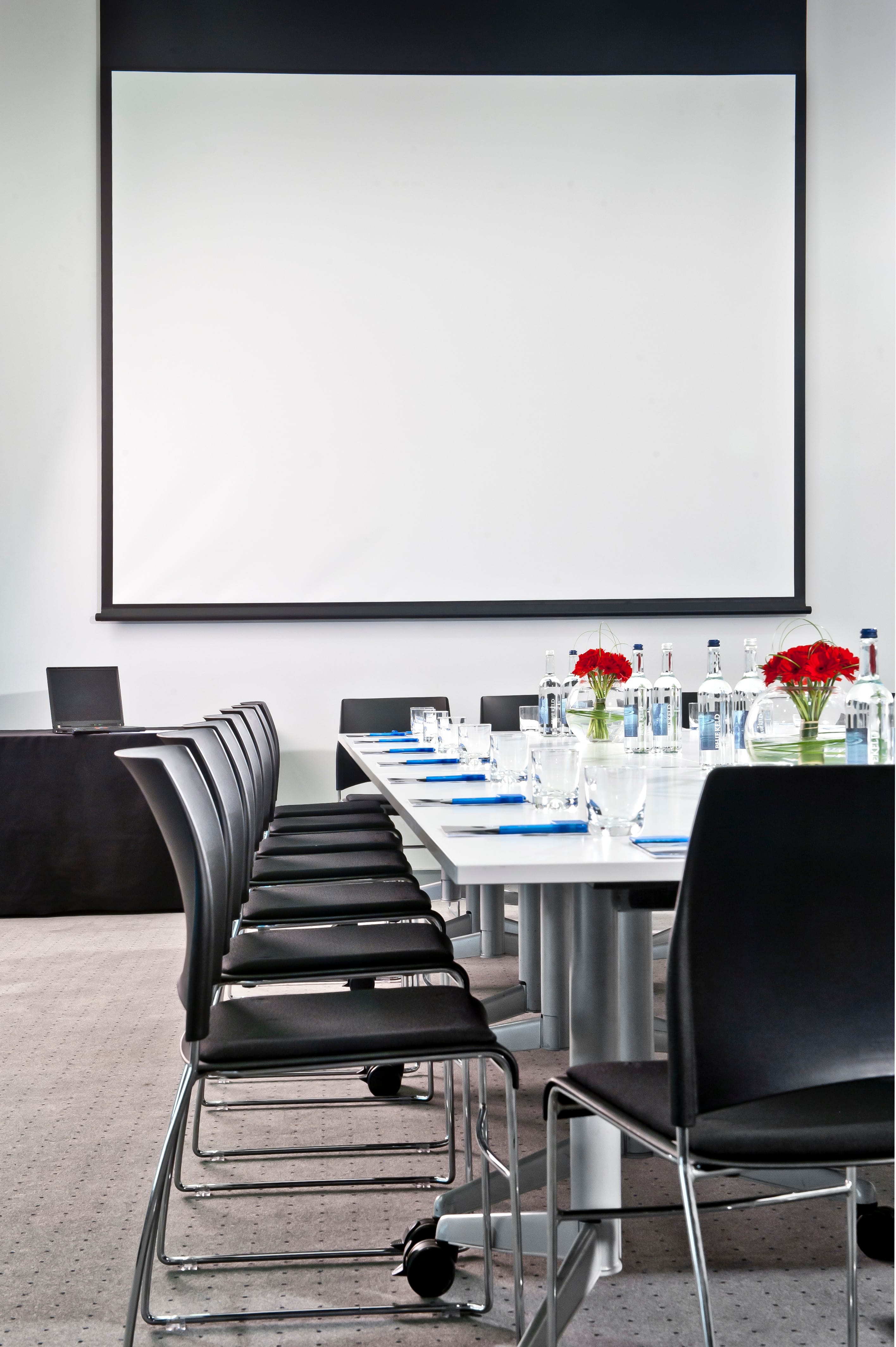 Photo of Mercedes - Benz World, Moss & Campbell Suite