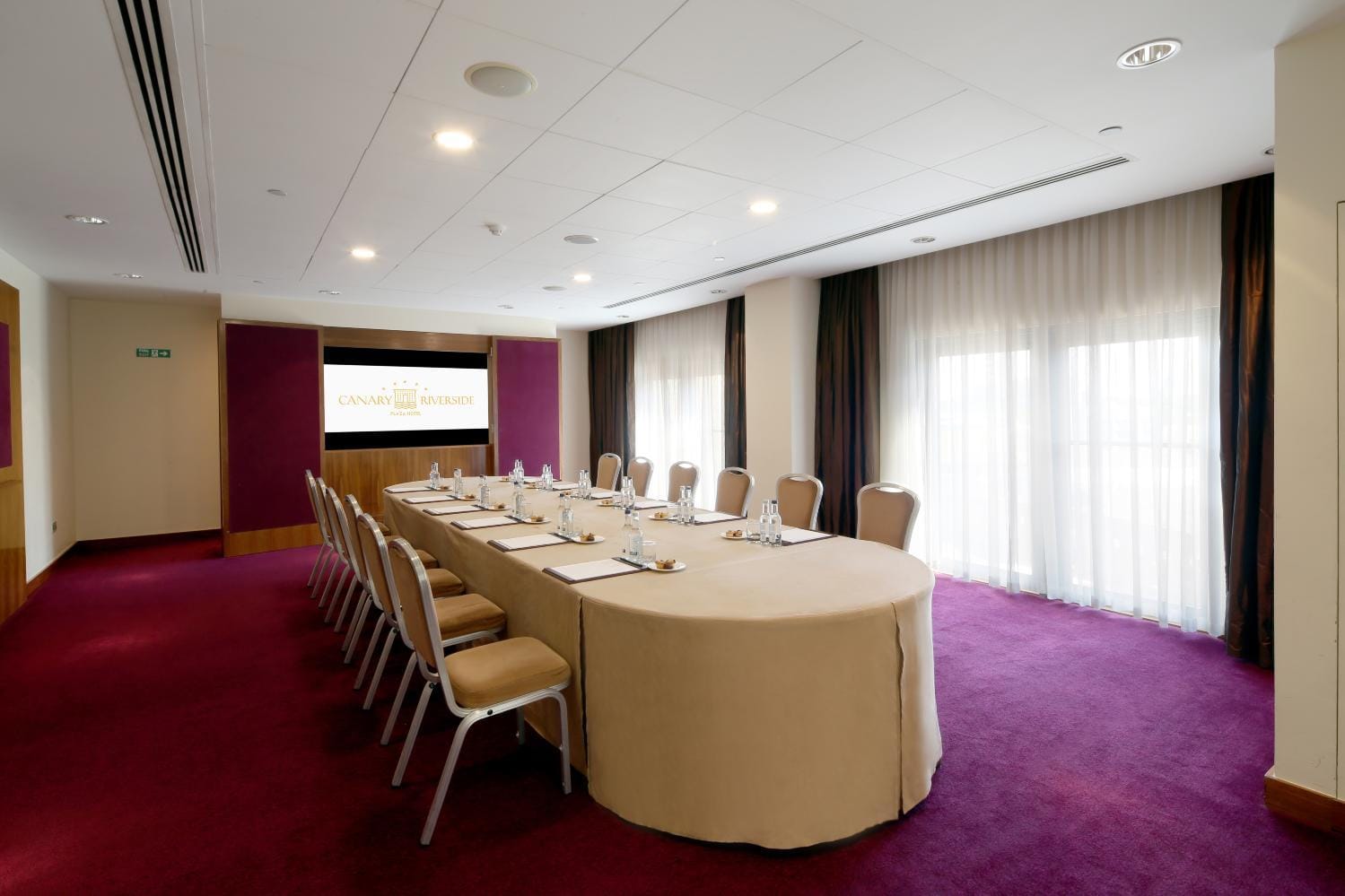 Photo of Canary Riverside Plaza London, Vignette Collection, City Room