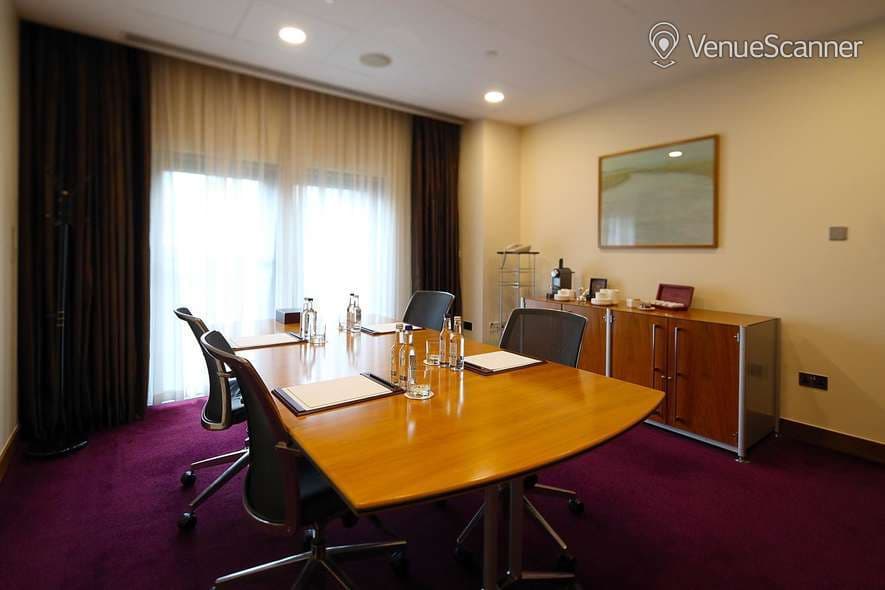 Boardroom, Canary Riverside Plaza Hotel photo #2