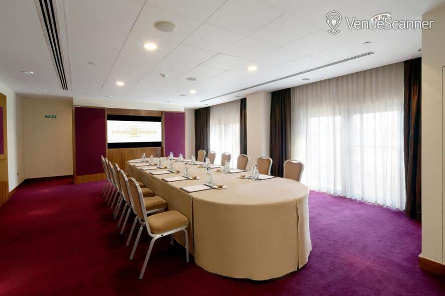 City Room, Canary Riverside Plaza Hotel photo #1