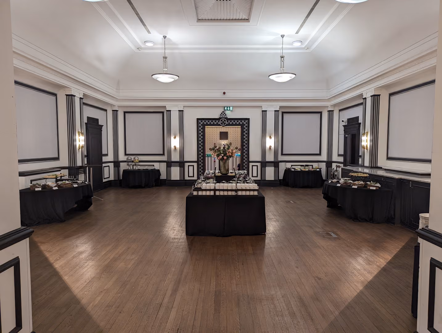 The Queens Ballroom, The Queens photo #12