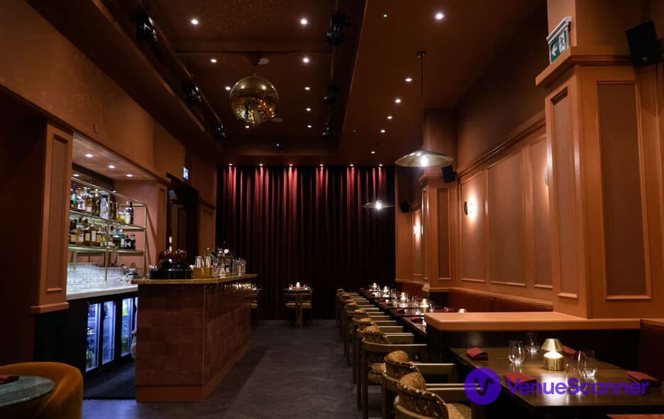 Main Floor, Shakara photo #1