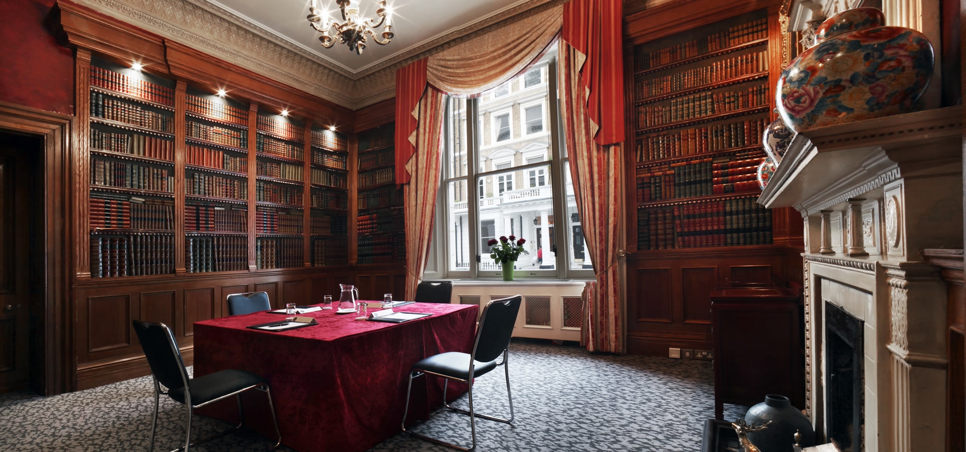 Photo of Strathmore Hotel, Study Suite