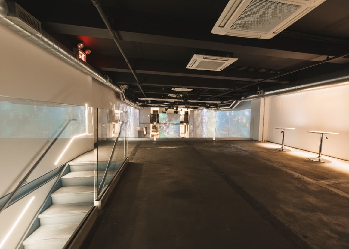 Mezzanine, Lightbox photo #2