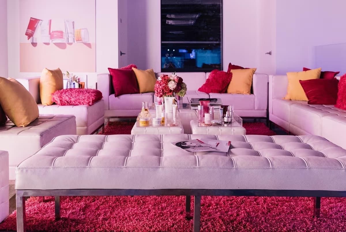 Mezzanine, Lightbox photo #1