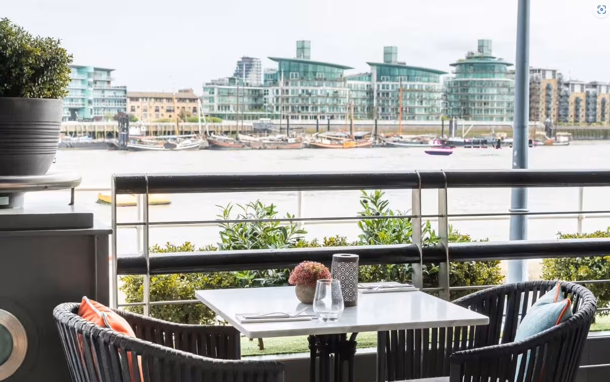 Riverside Terrace, Browns Butlers Wharf photo #1