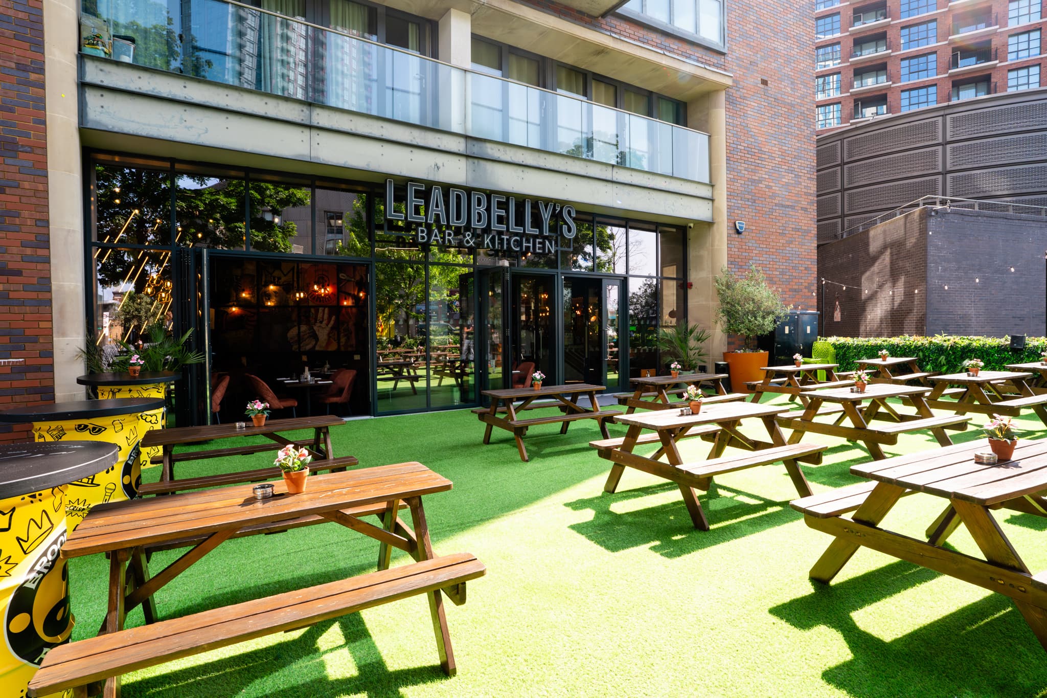 Outdoor Terrace, Leadbelly's Bar & Kitchen photo #3