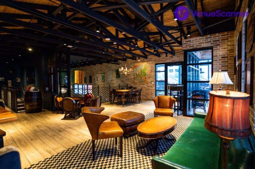 Foxy's Proper Pub, The Fox's Den photo #3