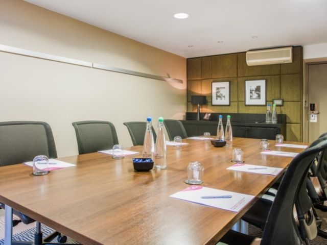 Photo of Crowne Plaza Manchester Airport, Boardroom 135