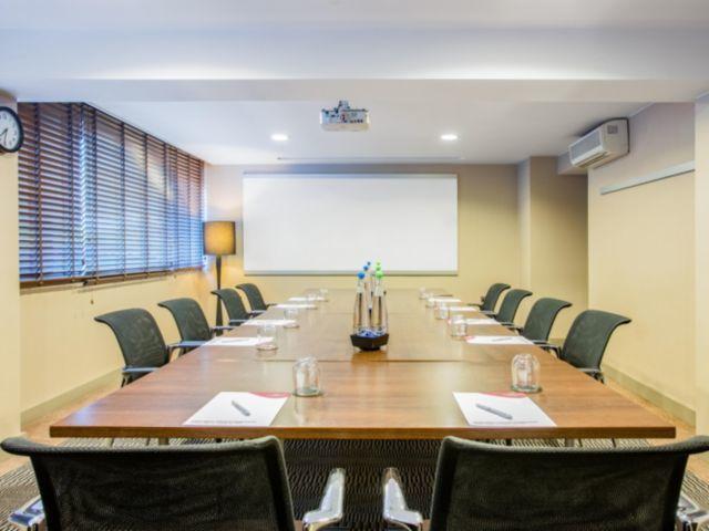 Crowne Plaza Manchester Airport, Boardroom 141 photo #1