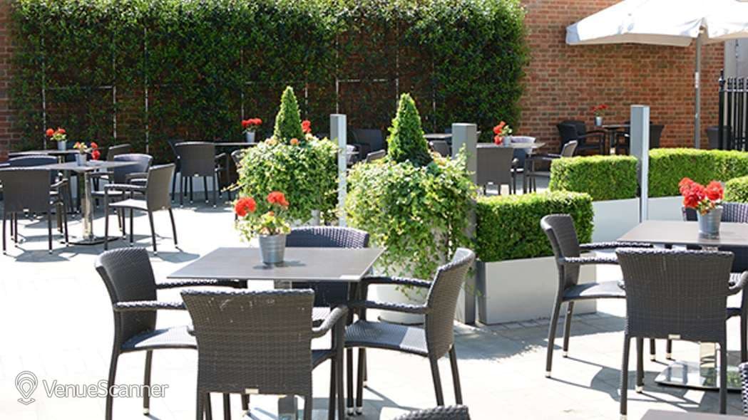 Full Conferencing Suite, 61lif photo #5