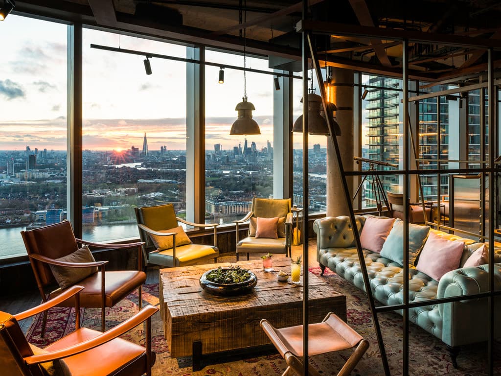 Exclusive Hire, Novotel Canary Wharf photo #3