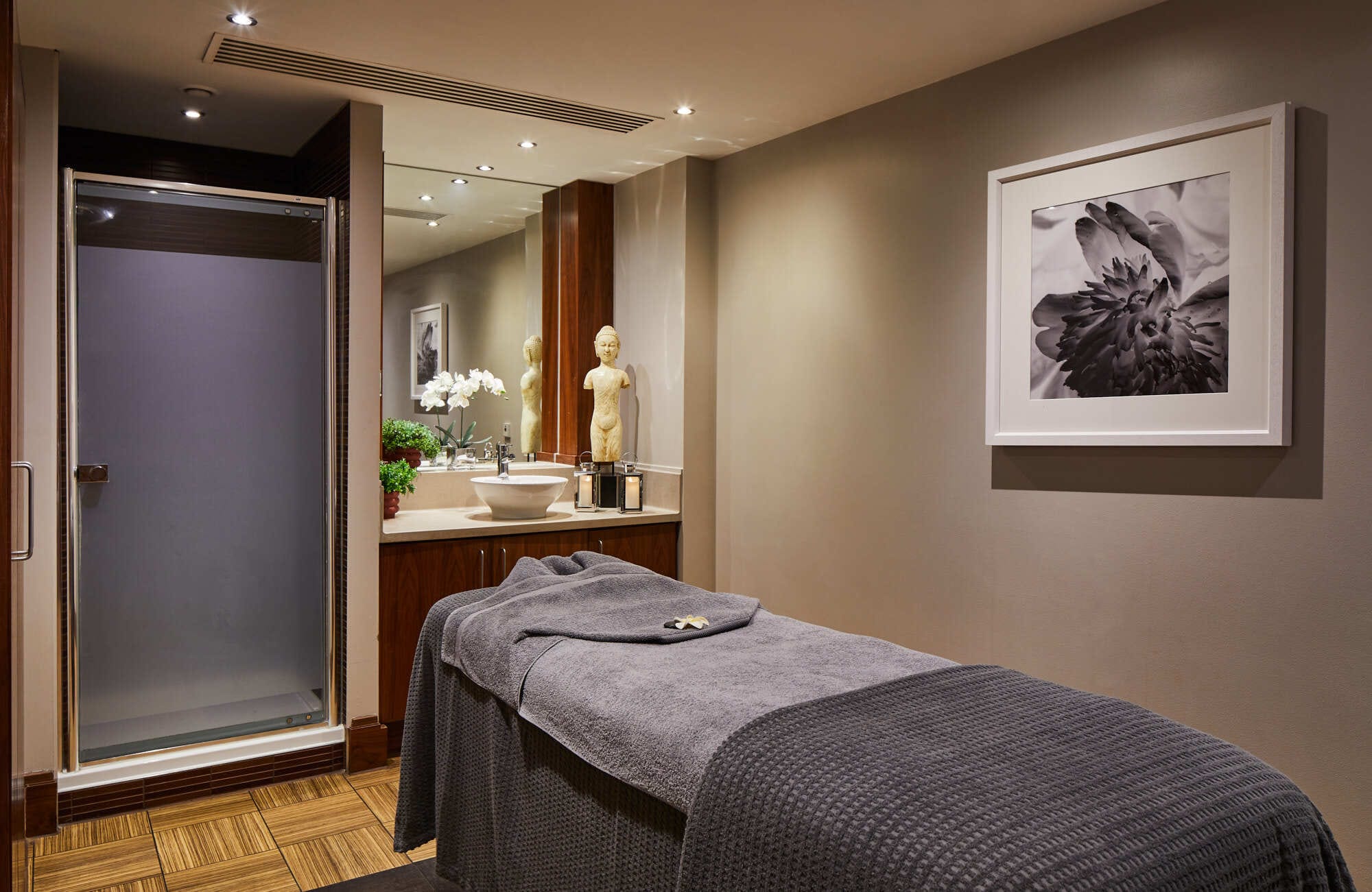 Photo of Manchester Marriott Hotel Piccadilly, Piccadilly Suite
