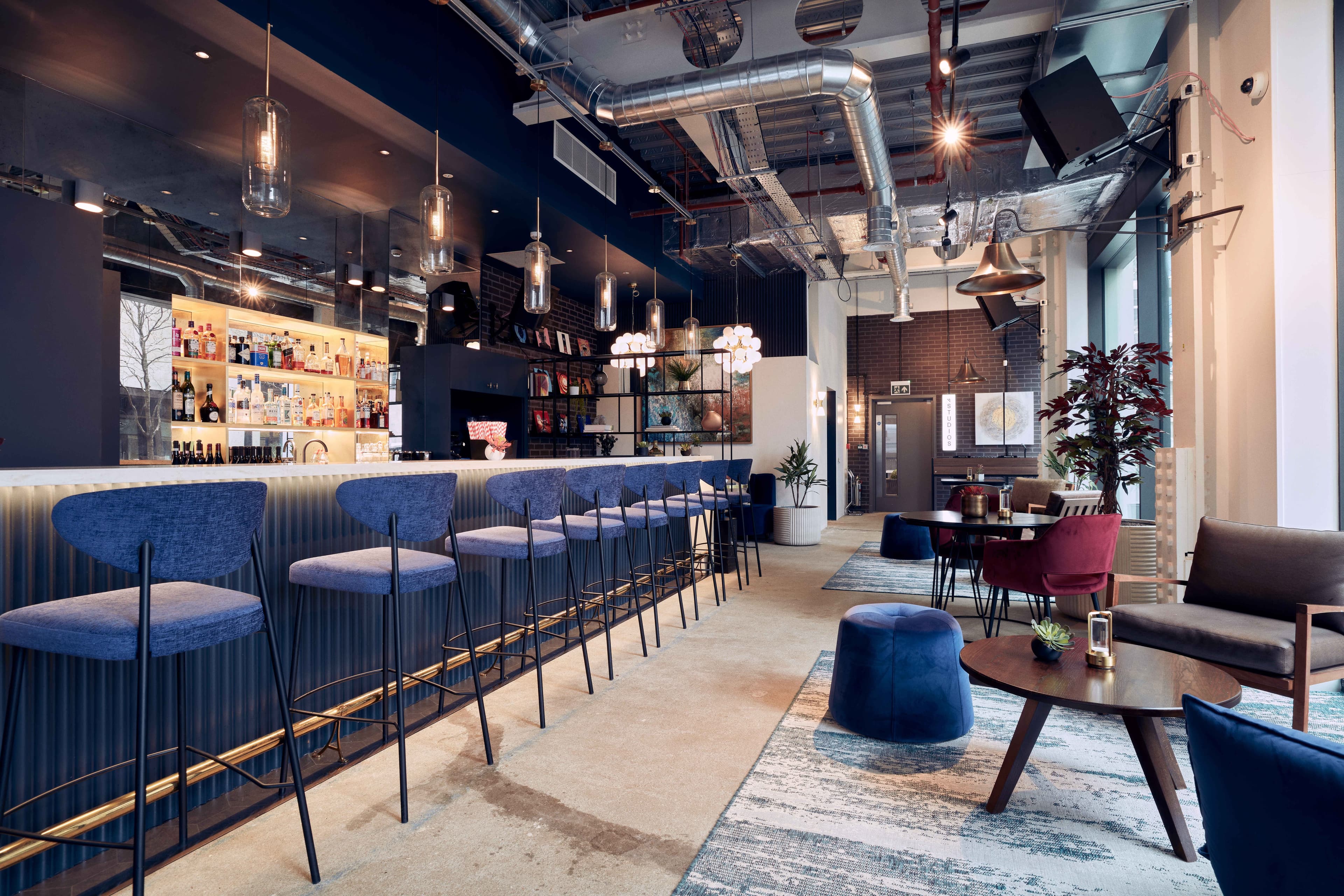 Qube Cocktail Bar & Lounge, Qube East - Bar & Recording Studios photo #7