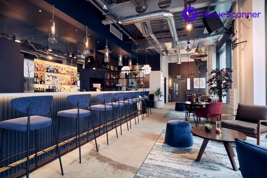 Qube East - Bar & Recording Studios photo #3