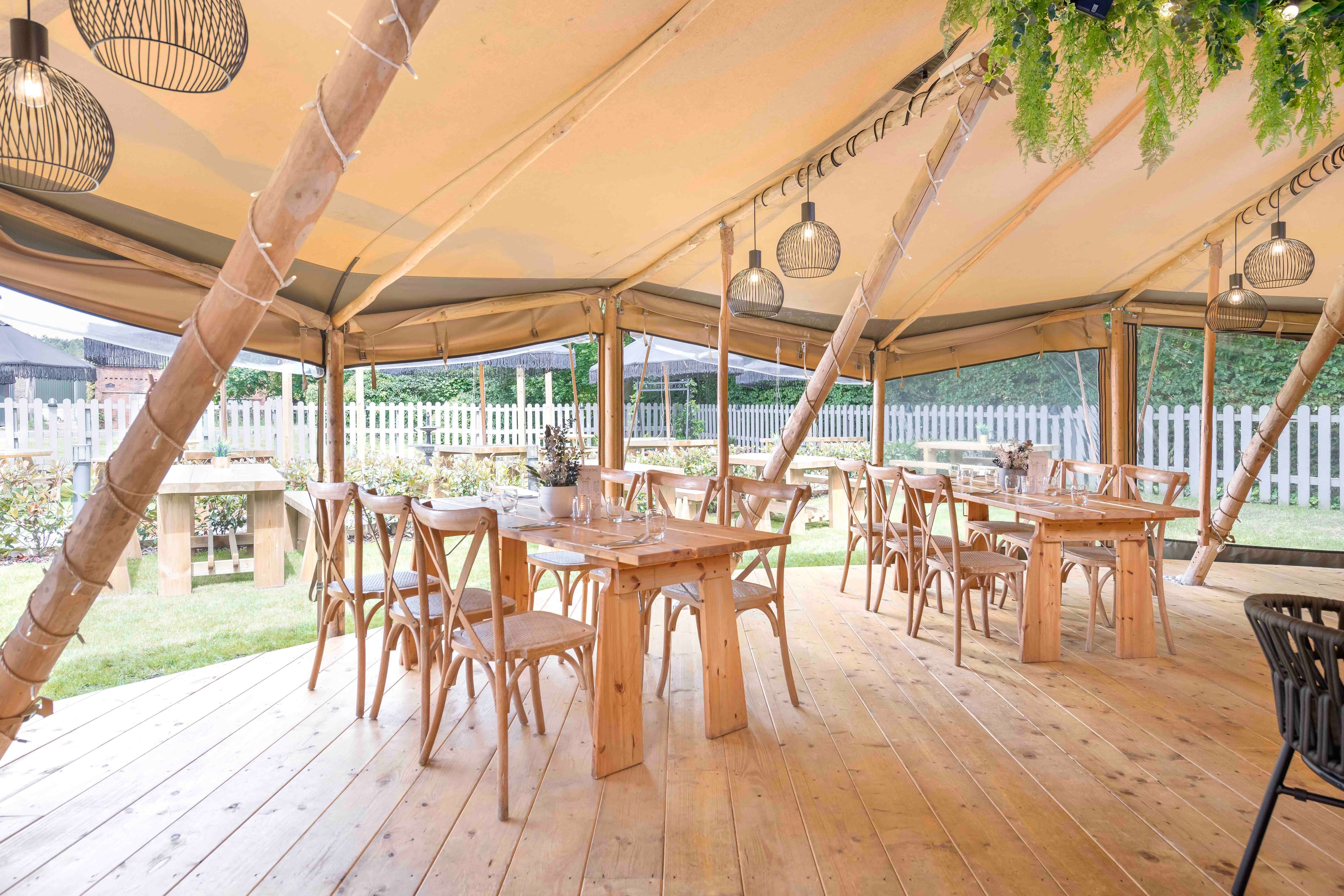 The Tipi, The Swan With Two Necks photo #3