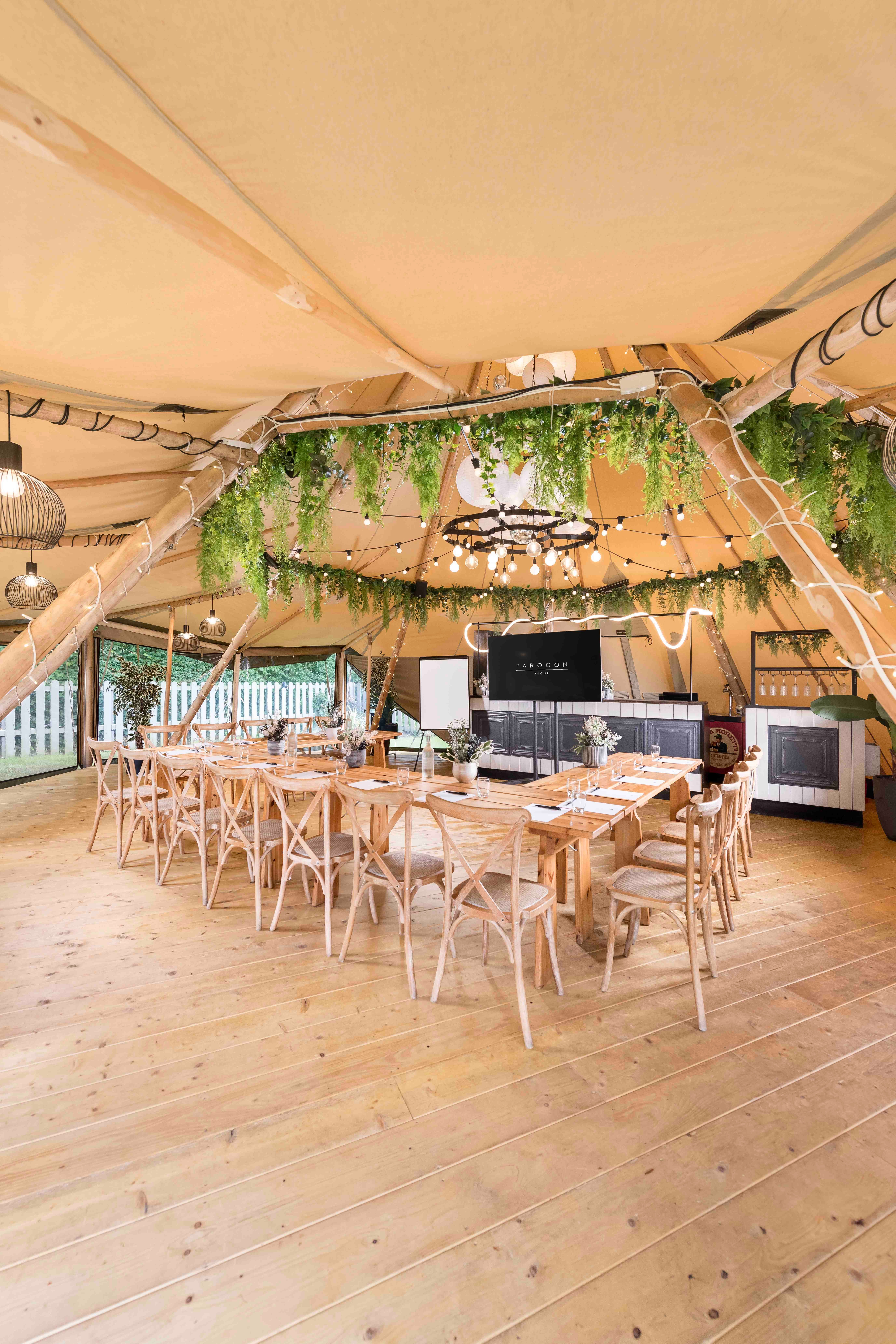 Photo of The Swan With Two Necks, The Tipi