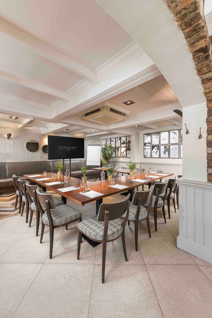 Garden Room, The Swan With Two Necks photo #2