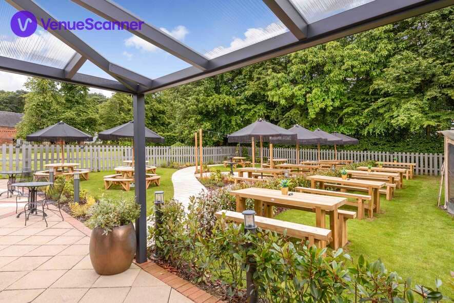 The Swan With Two Necks photo #3