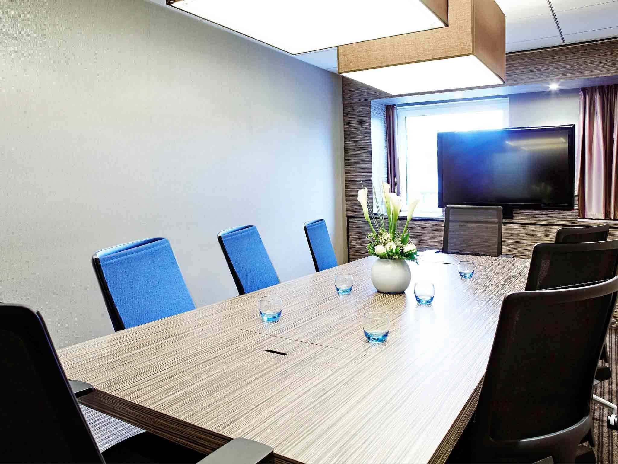 Photo of Novotel London Waterloo, Lille Suite