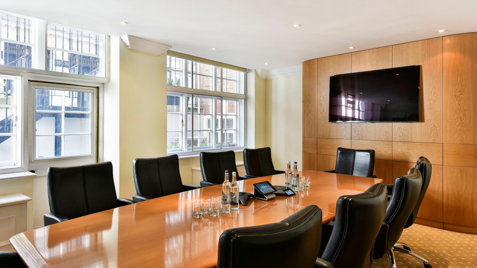 Photo of The Argyll Club 16 Old Queen Street, Thomas More