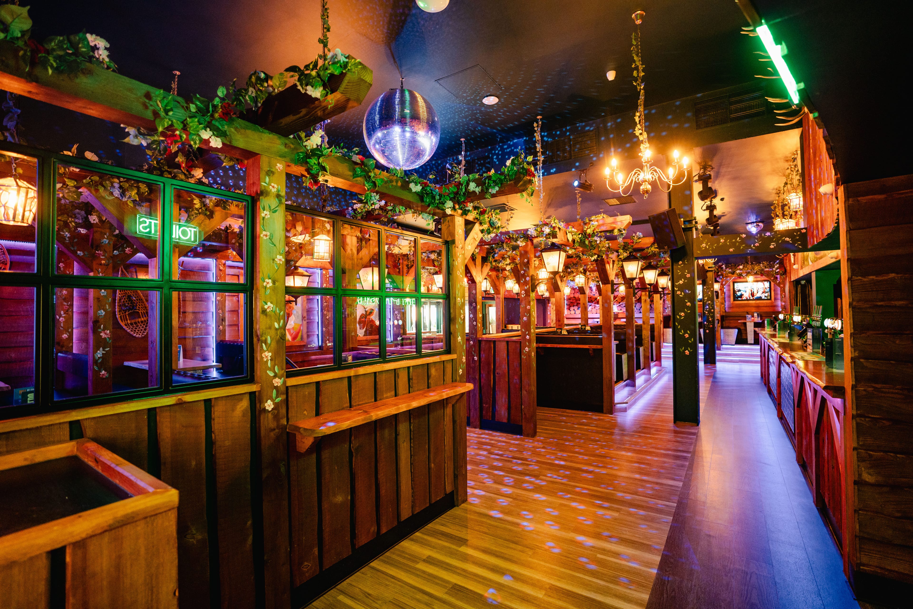 Photo of Barbara's Bier Haus Bristol, Bar 1