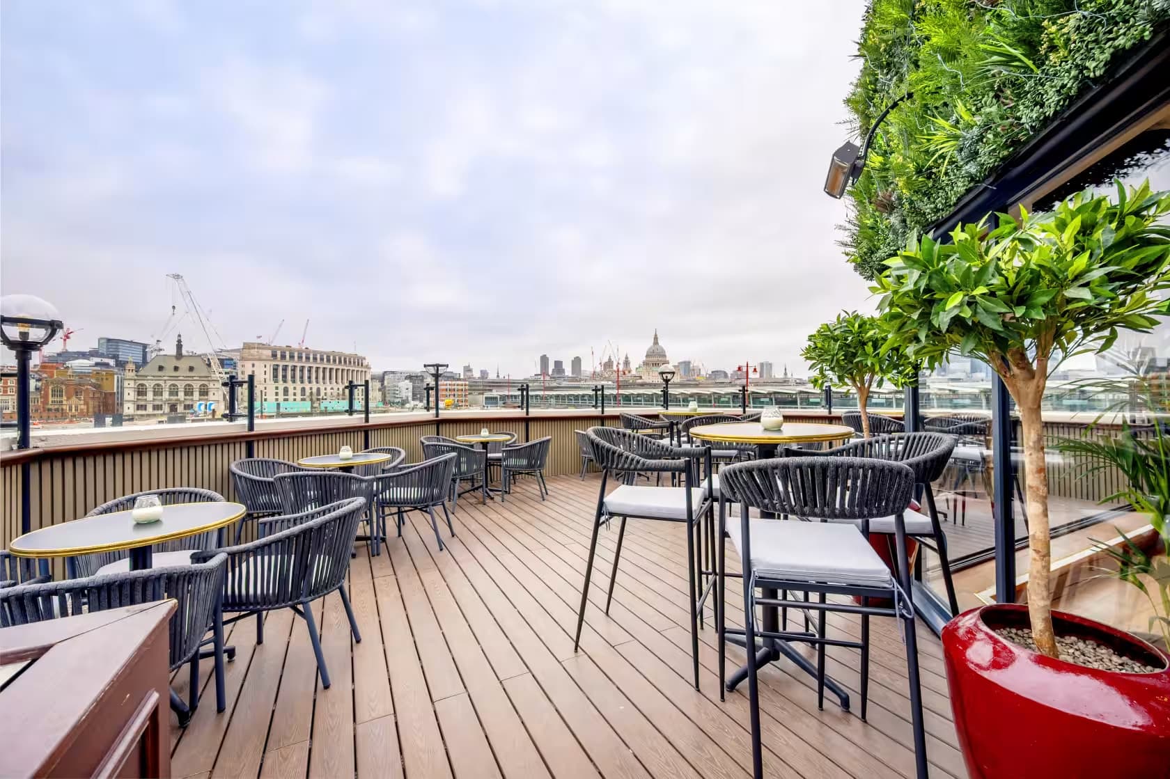 The Rooftop Terrace Bar, Doggett's Coat And Badge photo #2